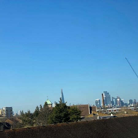 Bright, Spacious, Modern Interior Decor 2 Bedrooms Apartment With Amazing Views ロンドン エクステリア 写真