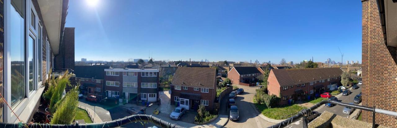 Bright, Spacious, Modern Interior Decor 2 Bedrooms Apartment With Amazing Views ロンドン エクステリア 写真