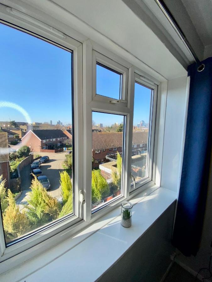 Bright, Spacious, Modern Interior Decor 2 Bedrooms Apartment With Amazing Views ロンドン エクステリア 写真